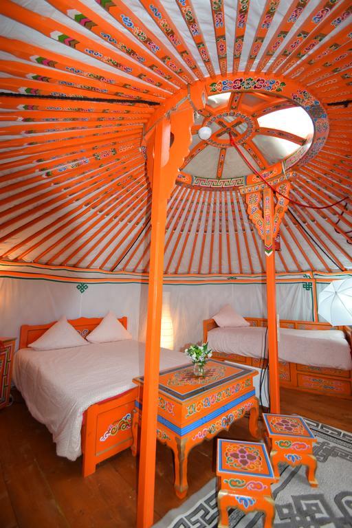 Yourte Nomade-Lodge Les Ecrennes Dış mekan fotoğraf