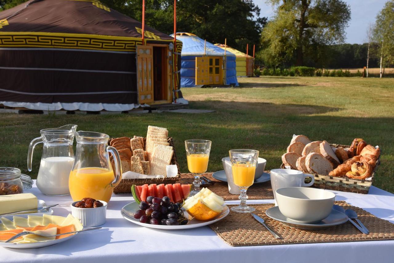 Yourte Nomade-Lodge Les Ecrennes Dış mekan fotoğraf